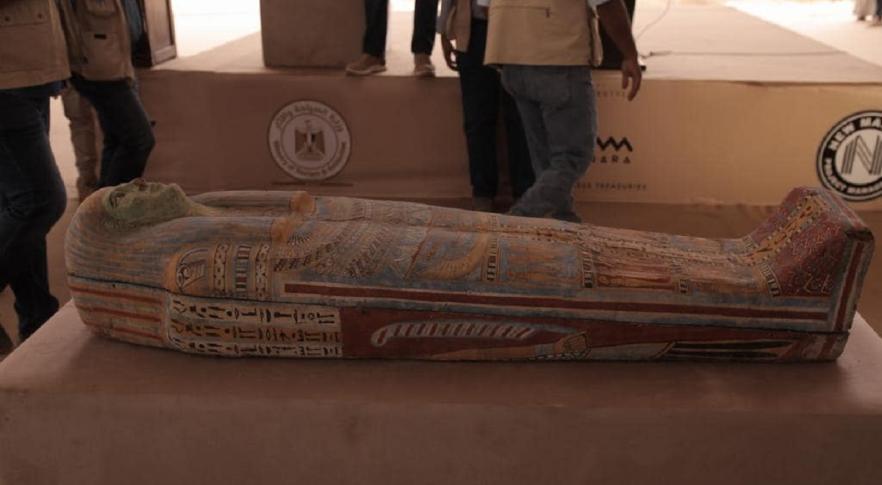 Sarcófago encontrado na necrópole de Saqqara