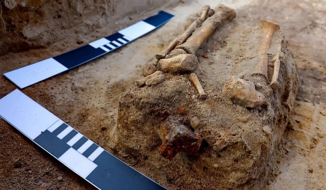 Arqueólogos encontram túmulo de "criança-vampiro" do século XVII na Polônia-0