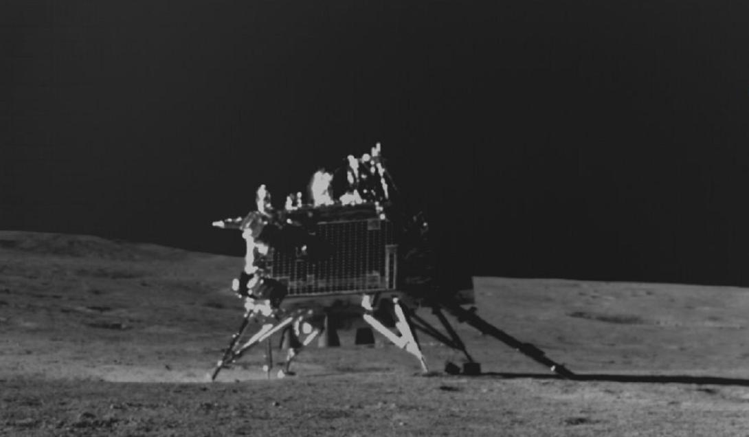 Após explorar o polo sul da Lua, missão indiana é colocada "para dormir"-0