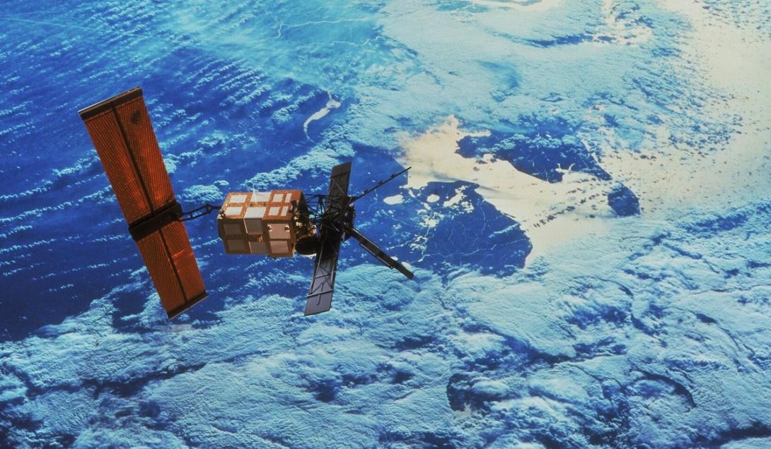 Satélite desgovernado da Agência Espacial Europeia cai no Oceano Pacífico-0