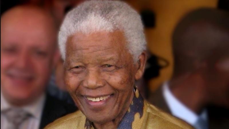 Nelson Mandela é condenado à prisão perpétua-0