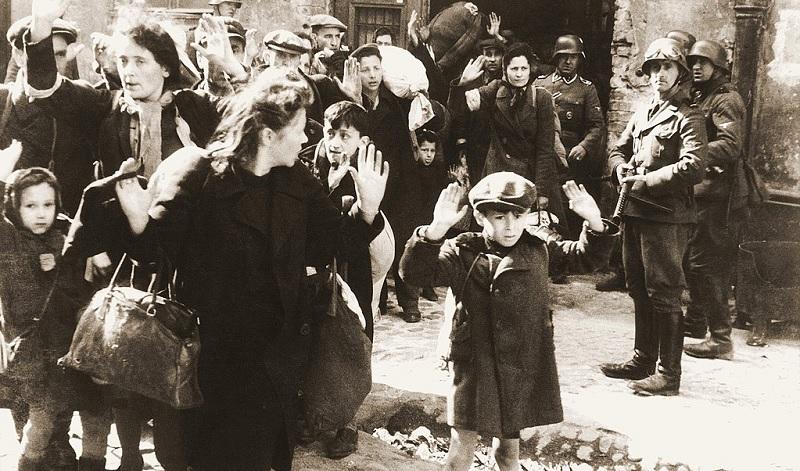 Judeus e nazistas se enfrentam em conflito que antecedeu o Levante do Gueto de Varsóvia-0