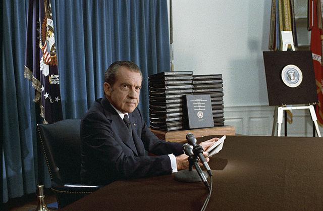 Nixon renúncia à presidência dos EUA por causa do escândalo Watergate-0