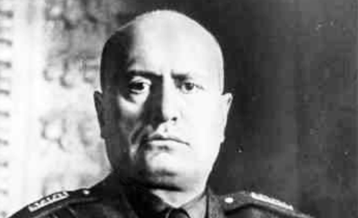 Mussolini chega ao poder na Itália-0