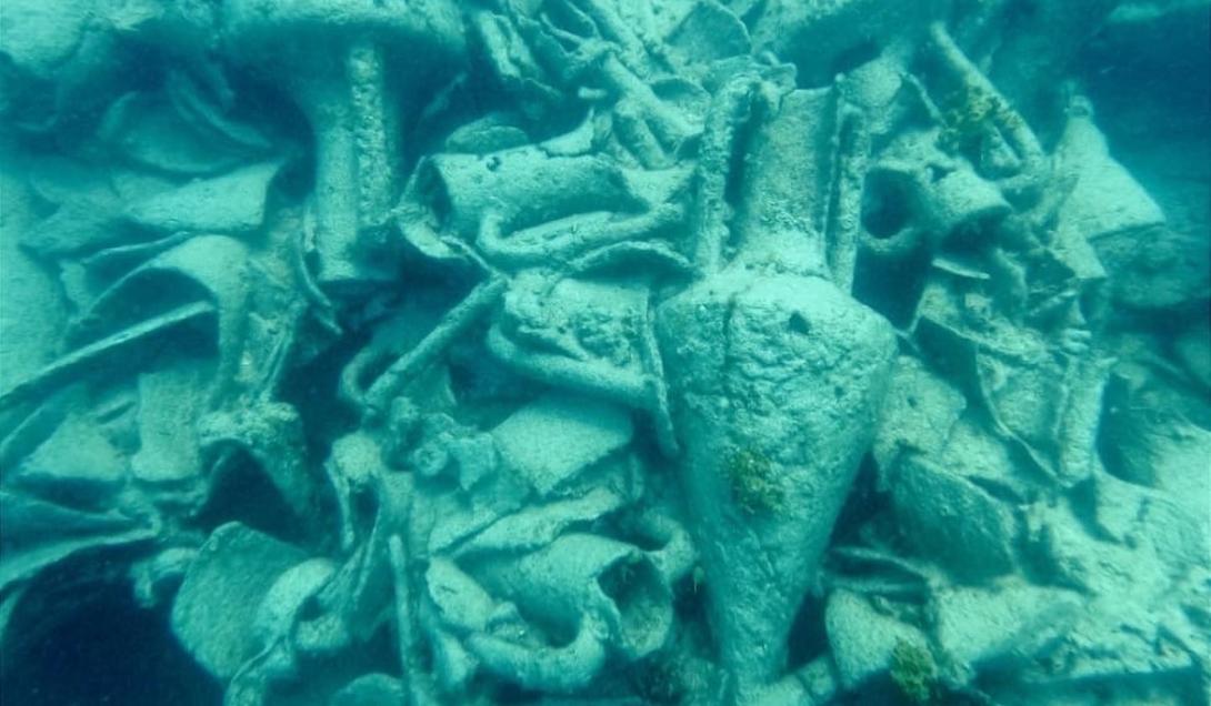 Destroços de navio de 2.300 anos que levava jarros de vinho são encontrados no Egito-0